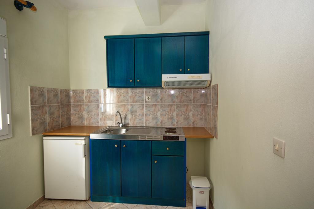 Studios Nelli Alonissos Patitírion Pokoj fotografie